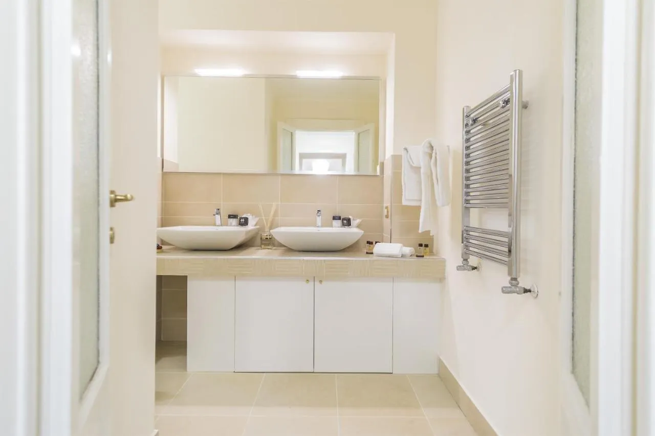 شقة ميلان Hemeras Boutique Homes - Super Central Luxury Home